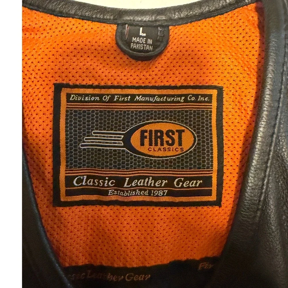 First Classics Black‎ Leather Motorcycle Vest Star Tribal Embroidery L 580 Mens